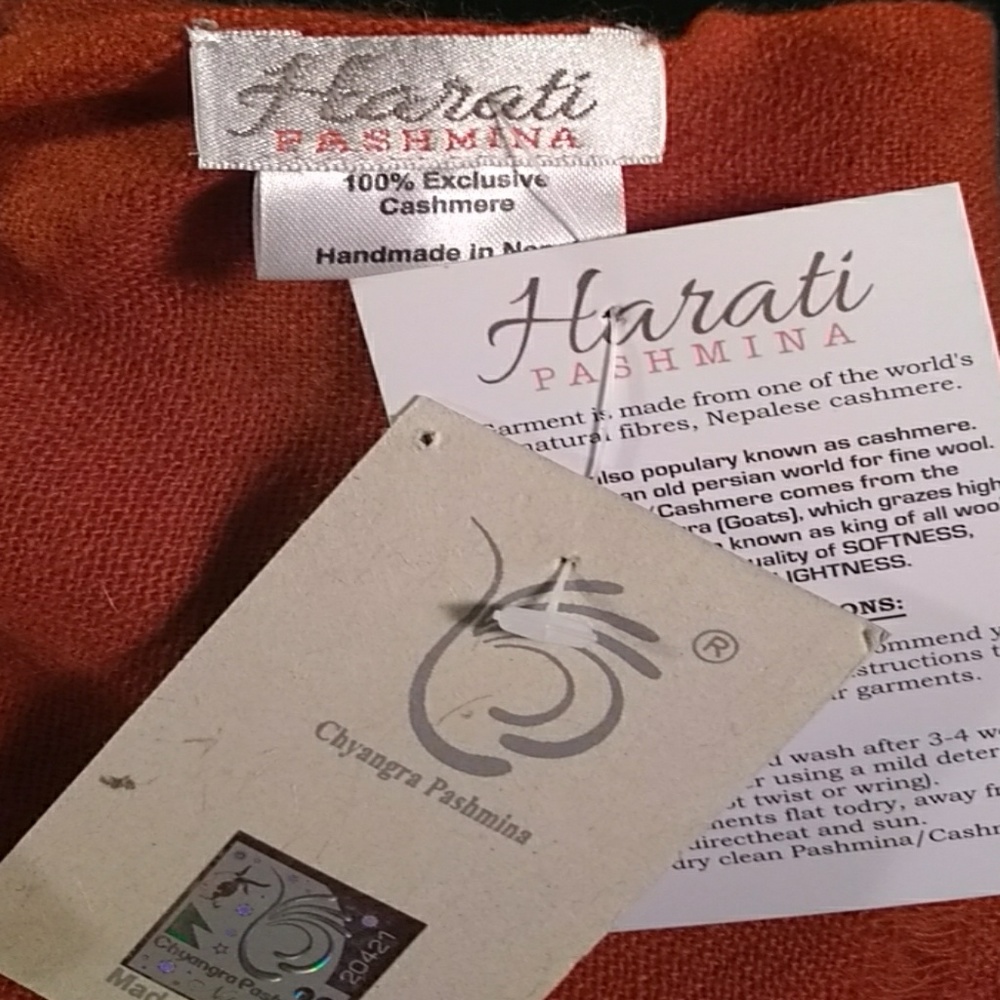 100% handmade cashmere scarf from Nepal. 2-ply.